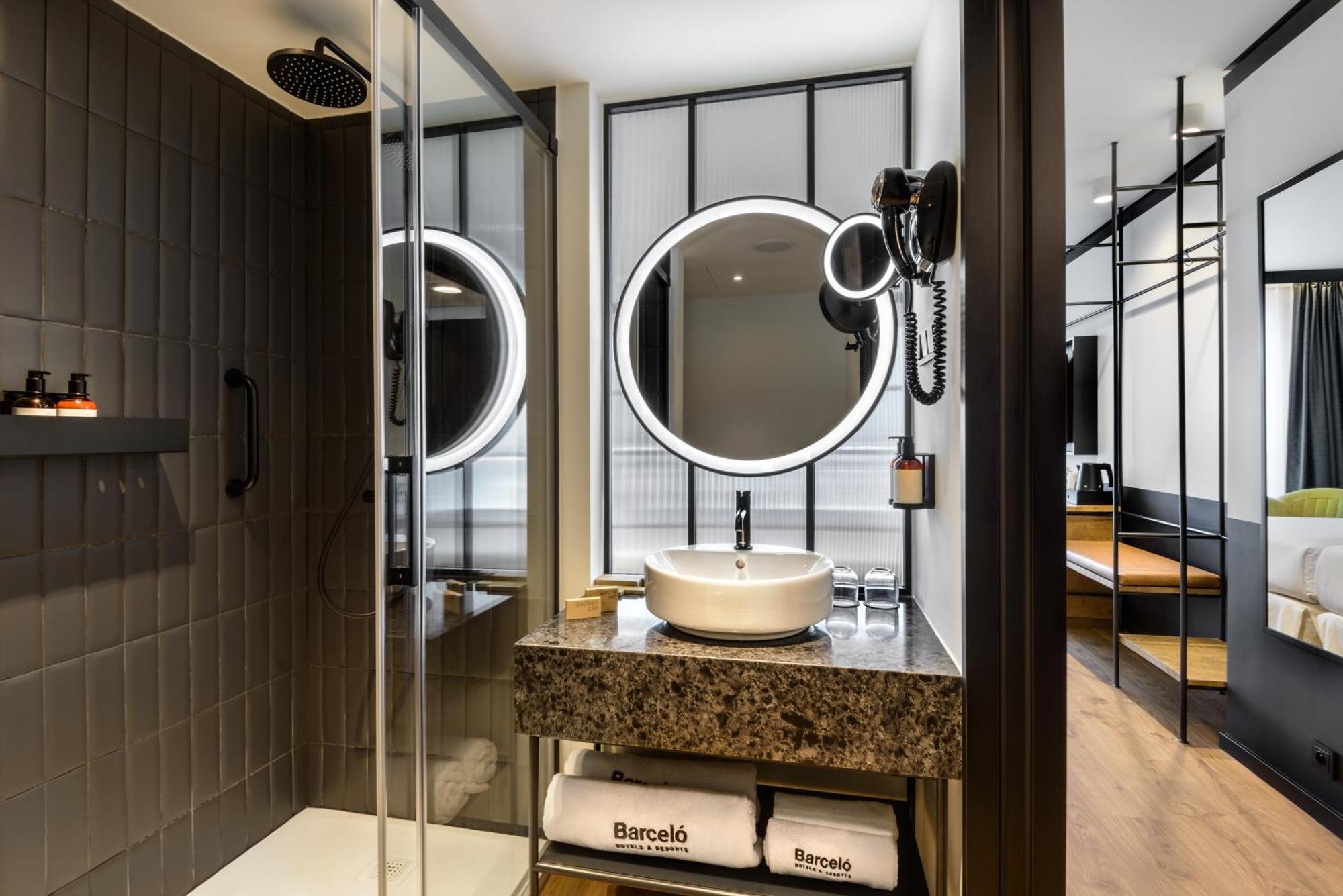Deluxe Double or Twin Room View