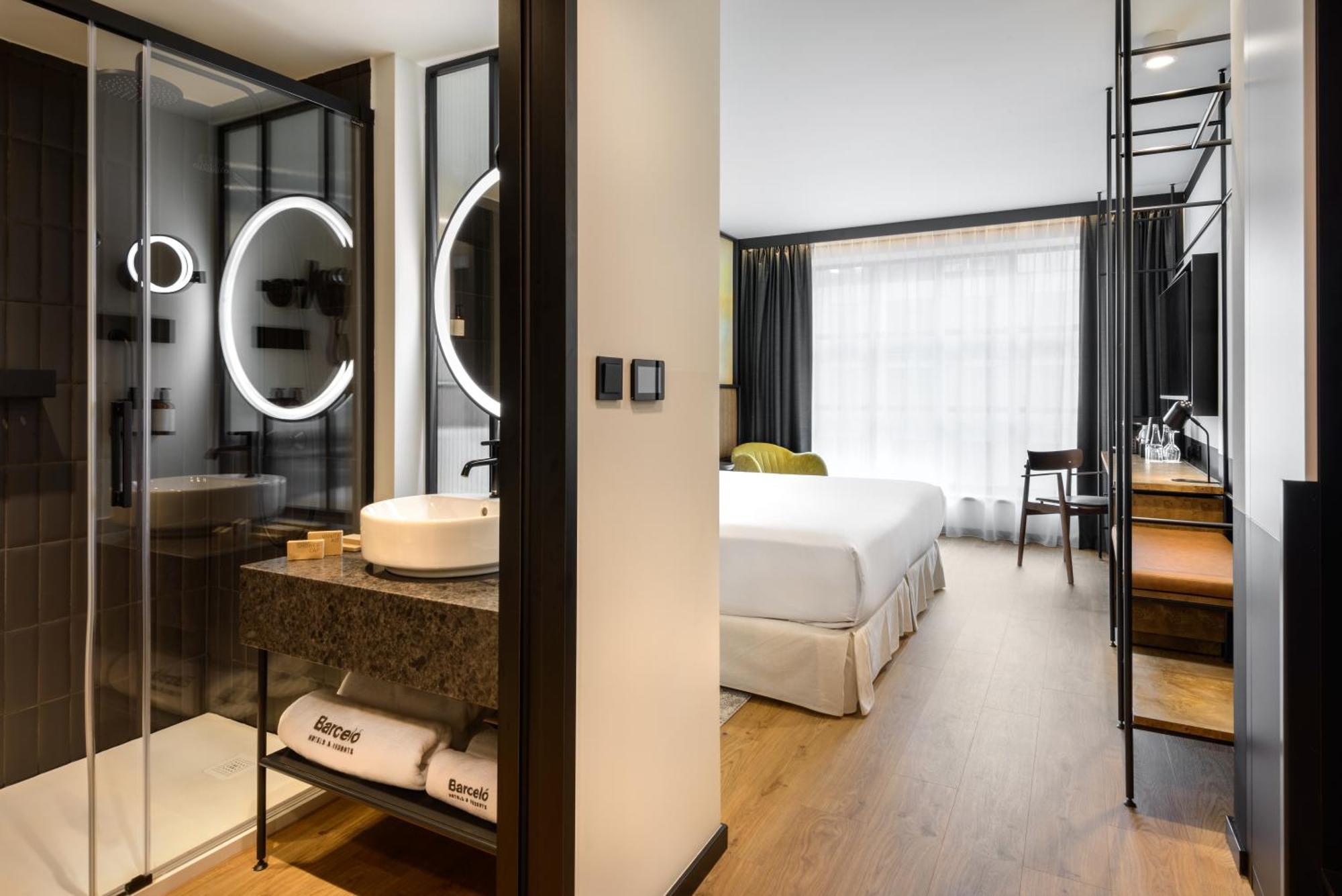 Deluxe Double or Twin Room View